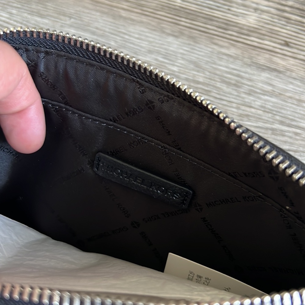 13. Michael Kors Large Zip Clutch Wrislet - Picture 8 of 8